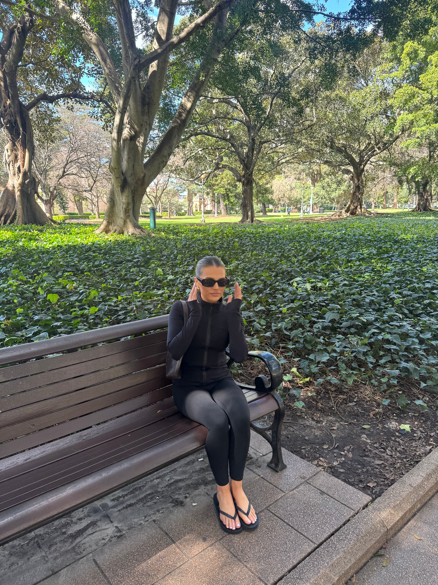 The Silhouette Collection Leggings: Black