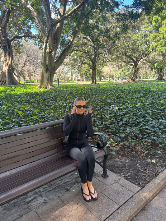 The Silhouette Collection Leggings: Black
