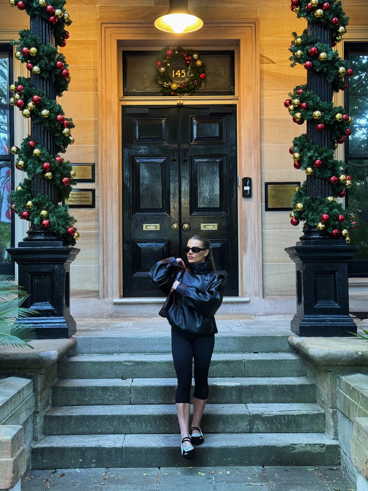 The Silhouette Collection Capri Leggings: Black