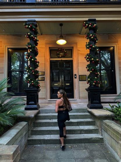 The Silhouette Collection Capri Leggings: Black