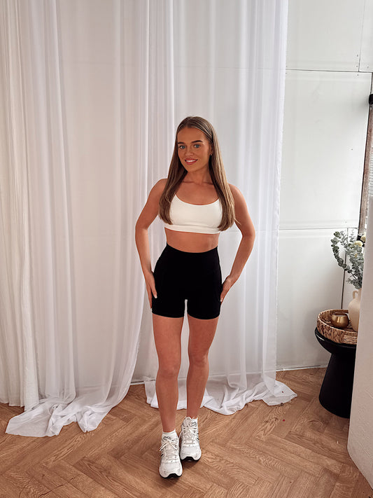 The Silhouette Collection Shorts: Black